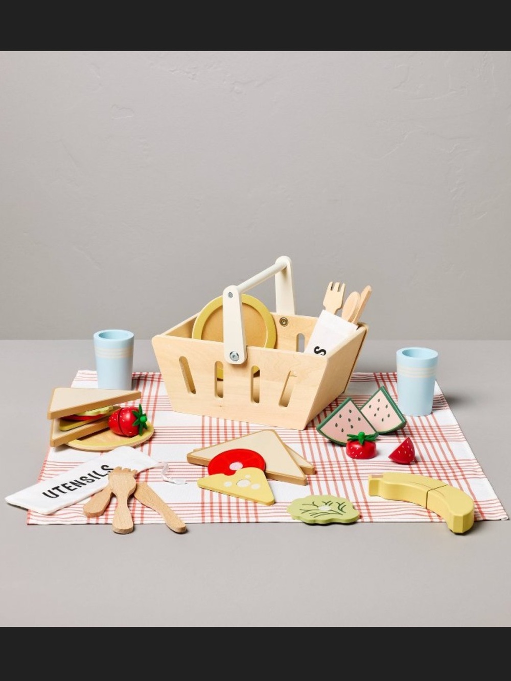 NWT Hearth & Hand Wooden Picnic Basket Playset with Food Pieces